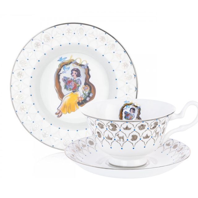 You will be captivated with the original Disney Princess Snow White! now available in Cup and Saucer Set with matching 6" Snow White Collector&