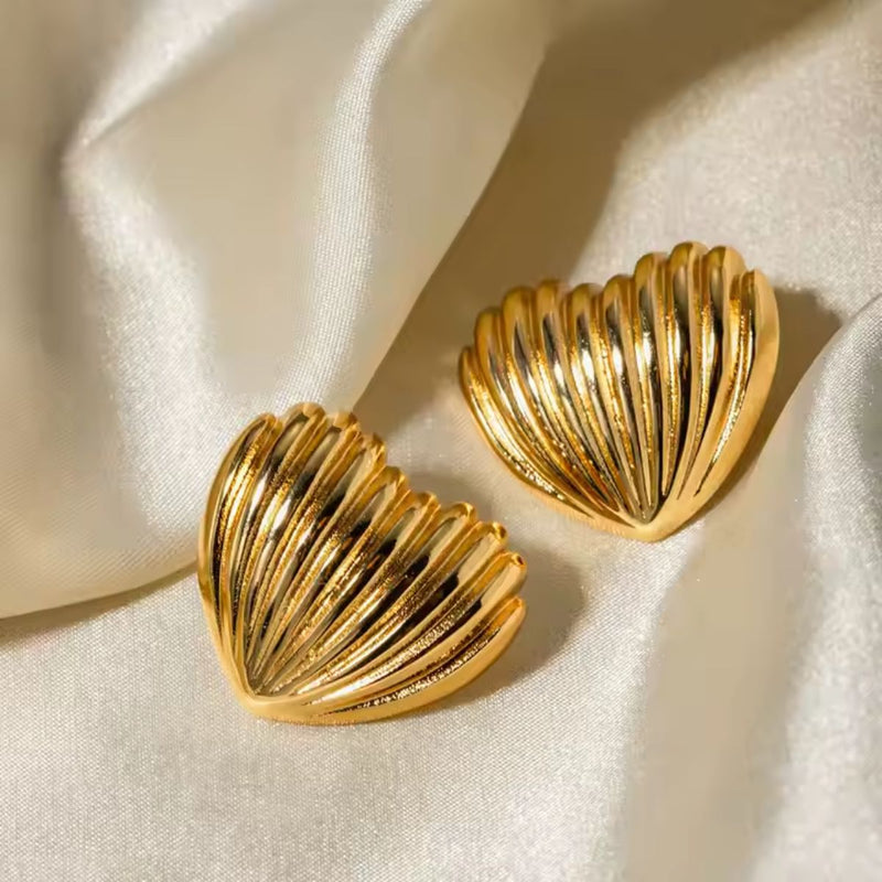 Gold Heart Shell Fashion Stud Earrings