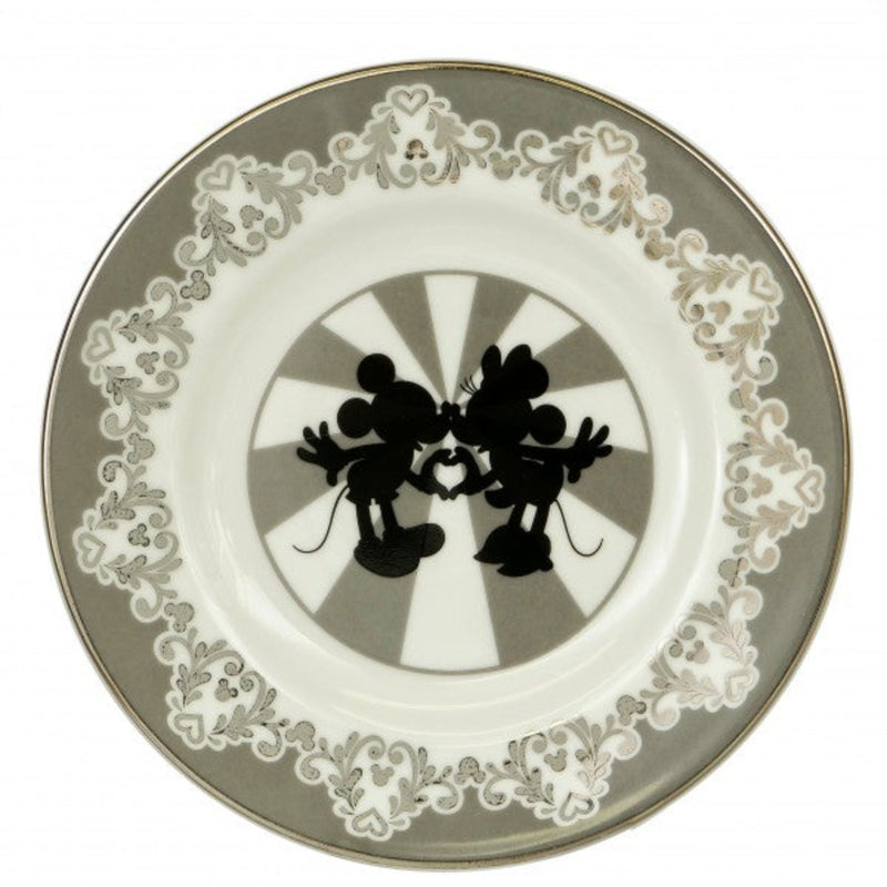 How cute is this Mickey and Minnie Collectors Plate with vintage inspired style. Handmade and hand decorated and finished with real platinum, it is presented in a elegant gift box. Ideal as a gift for a true fan or collector. Available from Jewels of St Leon Australia.