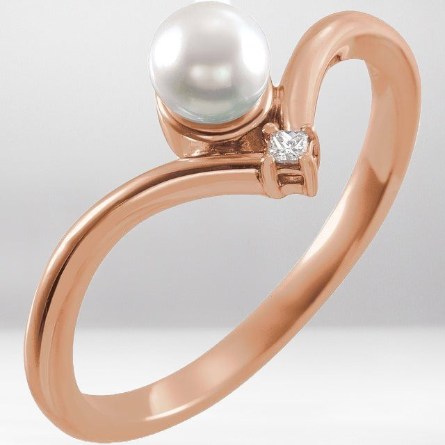 Timeless Elegance and Style: Cultured White Akoya Pearl and 0.025ct Diamond Ring in Romantic 14K Rose Gold!